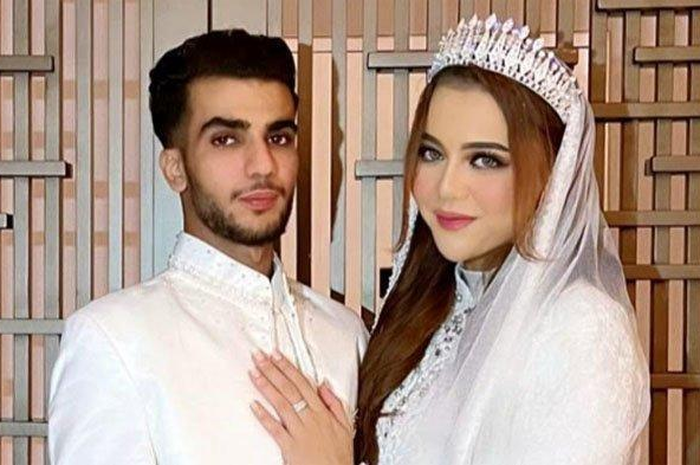 Ratu Rizky Nabila menikah dengan pria asal Libya.