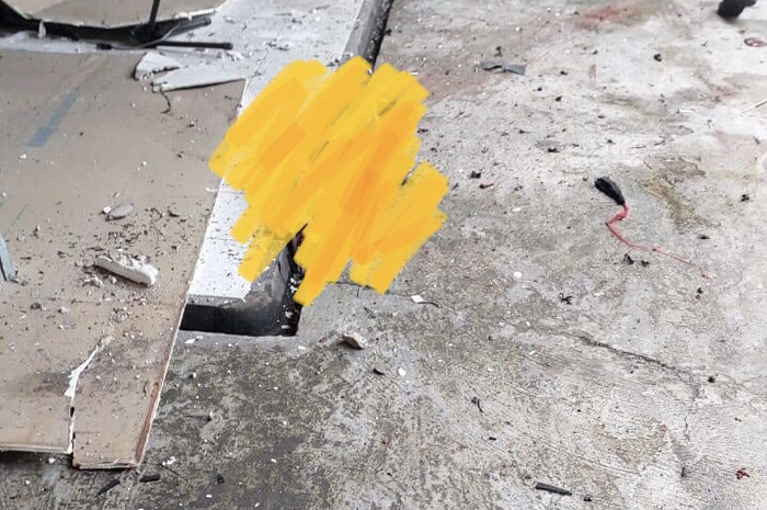 Pelaku yang diduga dmembawa bom bunuh diri menerobos apel pagi di Polsek Astanaanyar. Foto potongan tubuh viral di media sosial.