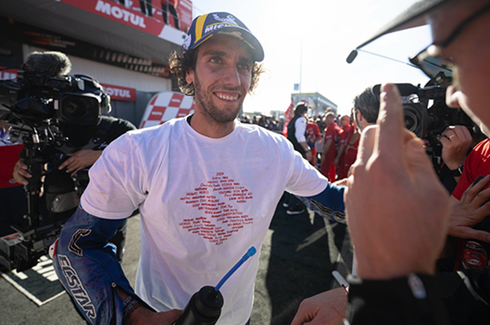 Selamat HUT ke-27 Alex Rins, musim depan debut naik motor MotoGP mesin V4 setelah 2017-2022 terbiasa naik motor MotoGP inline 4