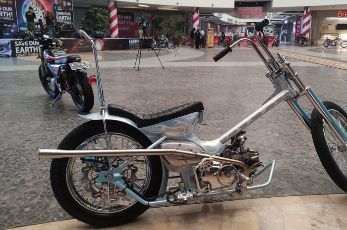 Beberapa motor listrik hadir di Planet Overheating seperti yang beraliran chopper ini, ternyata ada motor listrik juga.