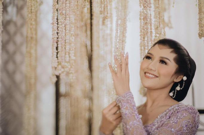 Istri Kaesang Pangarep, Erina Gudono ternyata senang desain dapur modern. Finalis Puteri Indonesia 2022 unggah foto hasil karyanya.