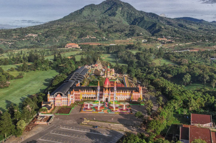 Berikut ini cara menuju Jatinangor National Park tempat wisata baru di Sumedang yang lagi viral. Intip foto aestheticnya.