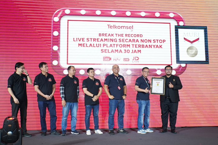 Telkomsel pecahkan rekor muri 30 jam straming non stop.