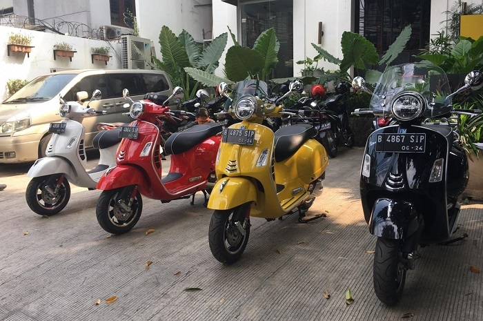 Ilustrasi harga Vespa GTS Super 150 i-get ABS bulan Desember 2022, ada voucher eksklusif promo akhir tahun.