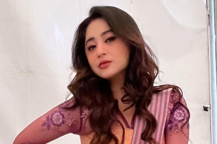 Dewi Perssik 