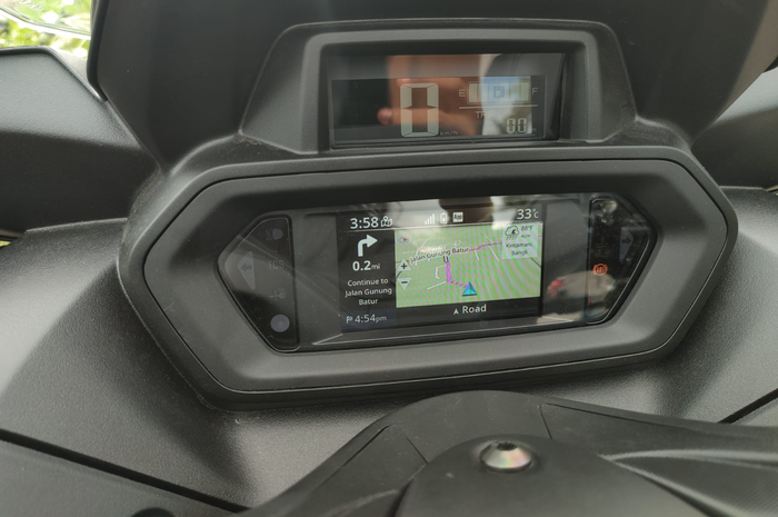 Fitur navigasi GPS milik Yamaha XMAX Connected jadi fitur andalan.