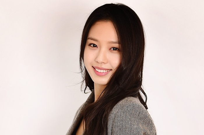 Go Min Si