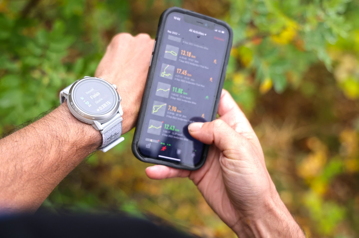 Coros Apex 2 & Apex 2 Pro Hadir dengan dukungan chipset GPS yang bisa membuat peta offline dan mendukung sampai 5 satelit untuk para pecinta aktivitas luar ruangan