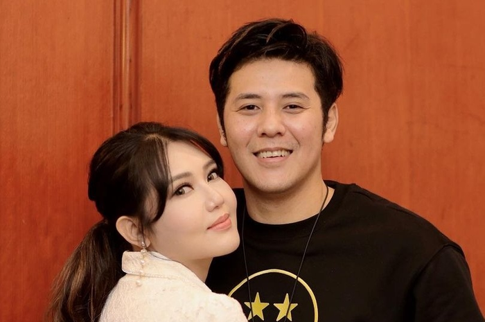 Chevra Yolandi dan Via Vallen tetap mesra di tengah isu video syur.