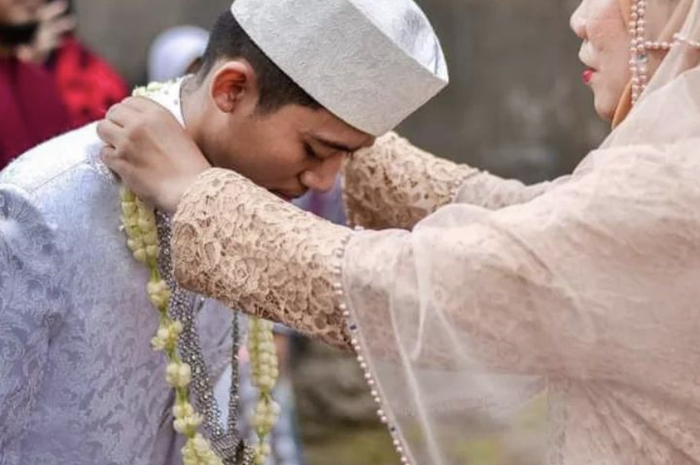 Inilah foto tampang suami Norma Risma yang kepergok berzina dengan ibu mertua. Ternyata senang dapat sensasi dari wanita profesi ini.