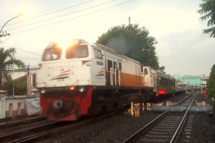 Jadwal Kereta Api Sembrani Tambahan Surabaya Semarang Selama natal dan Tahun Baru