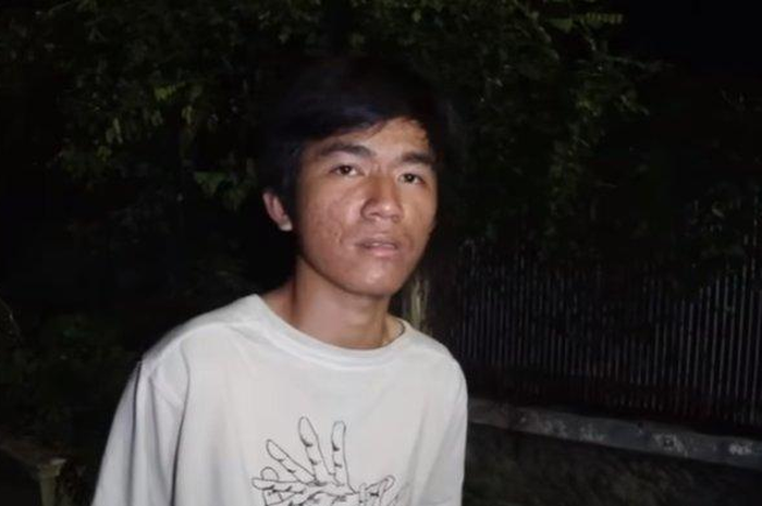Tiko kini tinggal di pos keamanan, makan dan minum sudah terjamin