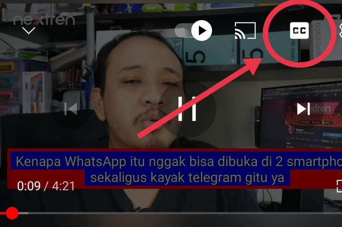Mengaktifkan atau menonaktifkan subtitel dengan klik ikon berlambang CC.