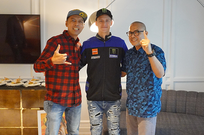 Fabio Quartararo 'sulid' memilih di launching Monster Energy Yamaha MotoGP saat wawancara eksklusif di Jakarta, (17/1/2023)