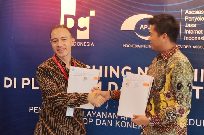 Peluncuran node IIX yang diresmikan dengan penandatangan MoU antara DCI, ZTE, dan APJII, Selasa (17/1), di kawasan Cibitung, Jawa Barat