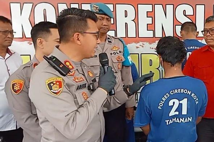 Paman berinisial CR ini tega cabuli keponakan yang masih di bawah umur karena ditinggal istri kerja ke luar negeri.