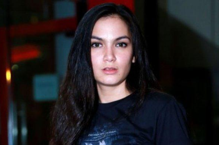 Biodata artis Kia Poetri