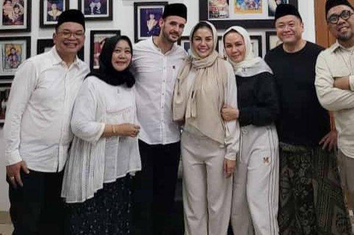 Pacar Nikita Mirzani, Antonio Dedola mualaf.