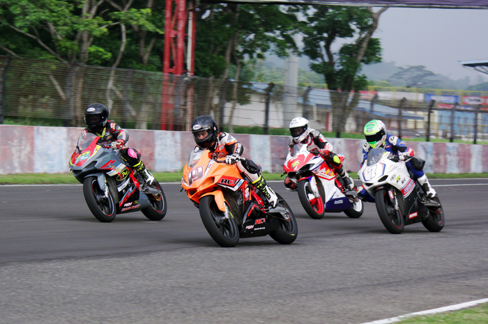 Ilustrasi Kejurnas Sport 250. Ajang Indonesia Sportbike Series 2023 seri pertama resmi masuk jadwal WSBK Indonesia 2023 di Mandalika. 