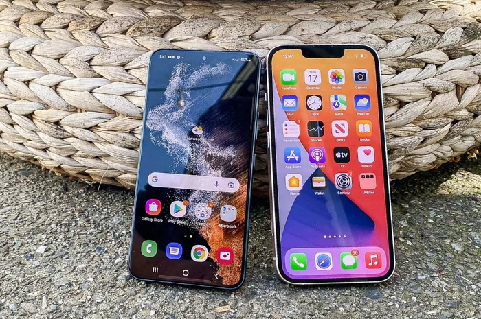 ilustrasi smartphone yang telah diperbaiki untuk dijual kembali