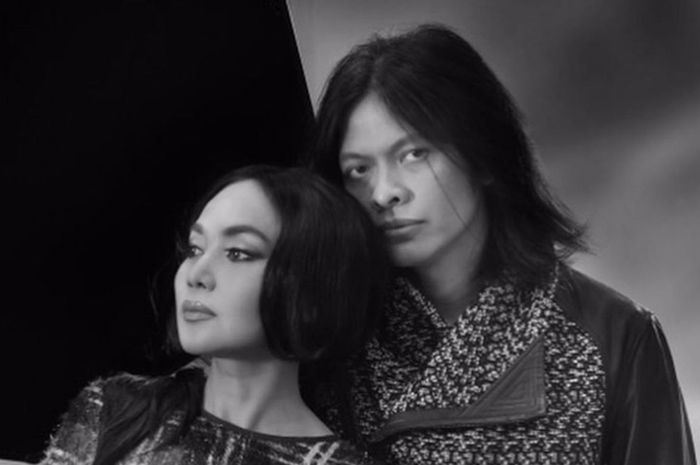 Armand Maulana dan Dewi Gita.