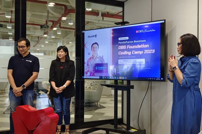 DBS Indonesia membuka program kelas coding secara gratis berkolaborasi dengan dicoding selaku penyedia kurikulum dan pengajar