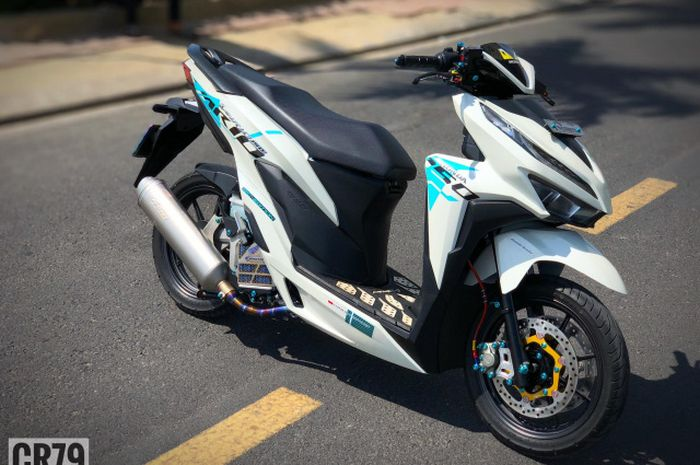 Modifikasi motor Honda Vario 150 nekat pakai double disc alias cakram ganda di depan.