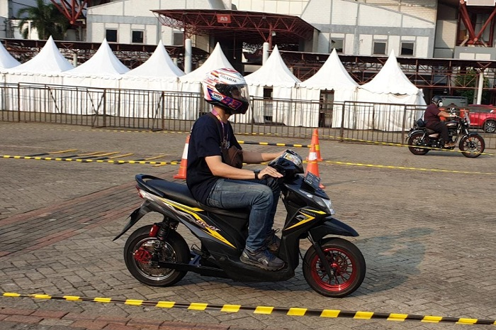 Ilustrasi modifikasi motor listrik dari Honda BeAT, simak trik agar akselerasi motor listrik tidak jengat.