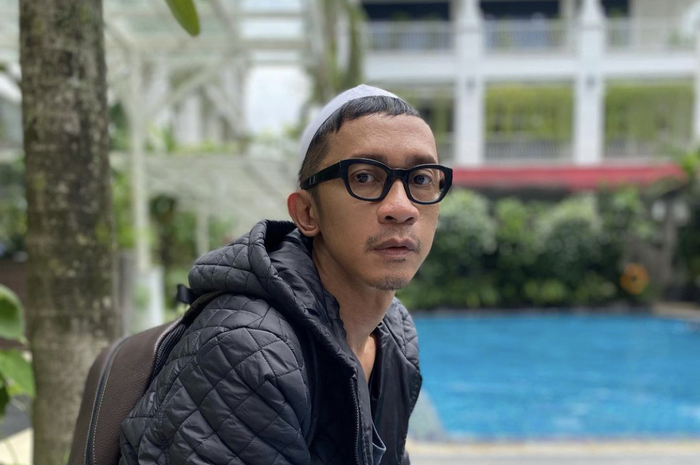 Potret penampilan terkini Aming yang bikin gempar jagat maya. Umi Pipik ikut buka suara.