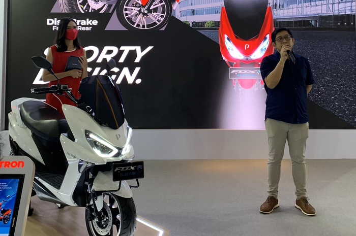 Polytron Fox-R dapat gratis sewa baterai 3 bulan di IIMS 2023