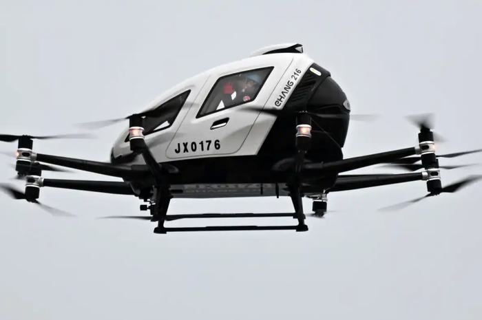Mobil terbang berawak yang diuji coba secara outdoor pertama oleh Okayama Kurashiki Mizushima Aero & Space Industry Cluster Study Group (MASC). (17/2/2023)