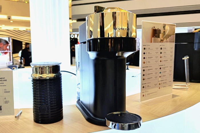 Nespresso Vertuo Next Premium Deluxe berteknologi Centrifusion dan dijual dengan harga Rp 5 jutaan.