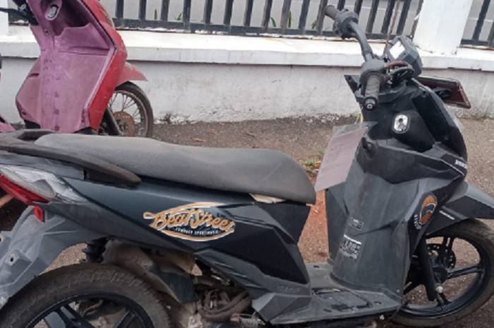 Motor matic Honda BeAT Street dilelang murah meriah cuma Rp 4 jutaan tapi STNK dan BPKB tidak ada.