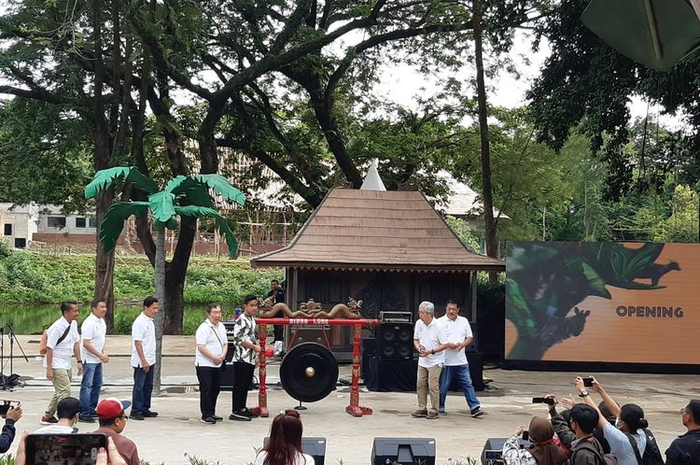 Solo Safari resmi dibuka Gibran Rakabuming Raka pada Jumat (27/1/2023).
