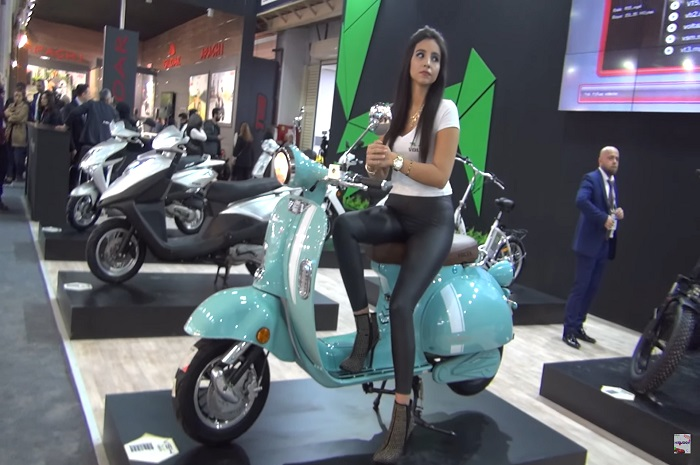 Motor listrik yang memiliki desain mirip Vespa, Volta Motor VS4 dijual dengan harga Rp 5 jutaan saja.