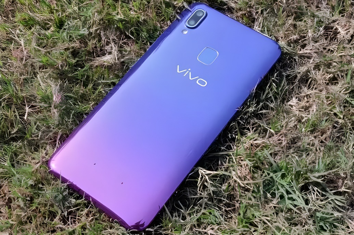 Ilustrasi hp vivo dan cara cek garansi hpnya. 