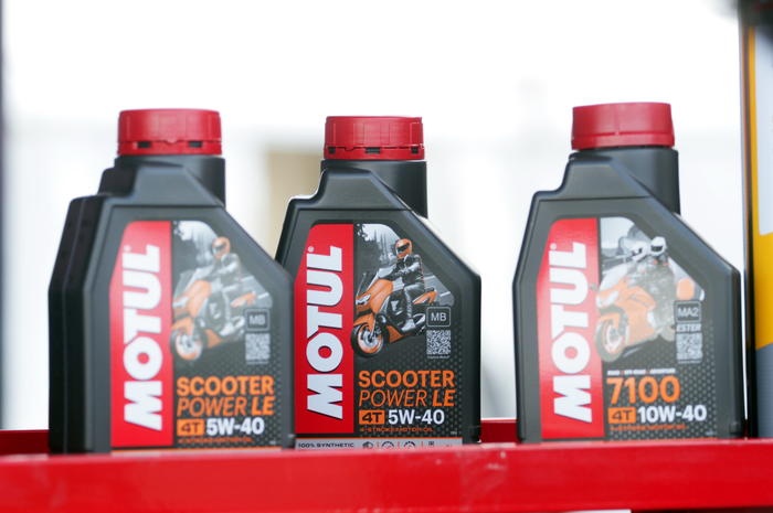 Ilustrasi oli Motul. 