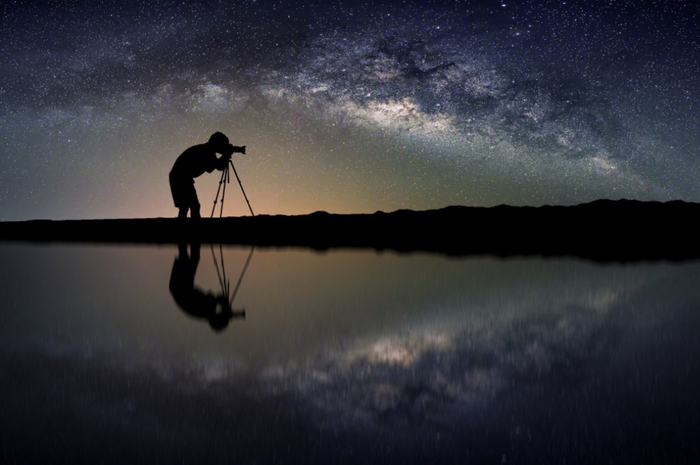 Cara foto dengan memakai teknik low light. 