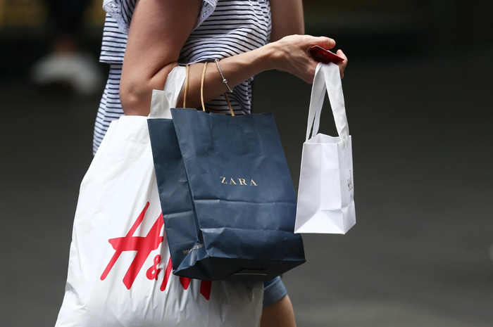 ilustrasi Cara Ampuh Berhenti Belanja Fast Fashion