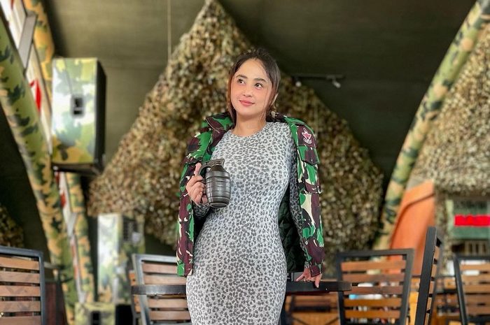 Dewi Perssik
