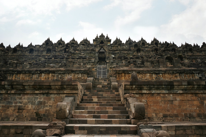 Ilustrasi - Teknik Sambung Batu rahasia kuatnya Candi Borobudur selama ribuan tahun.