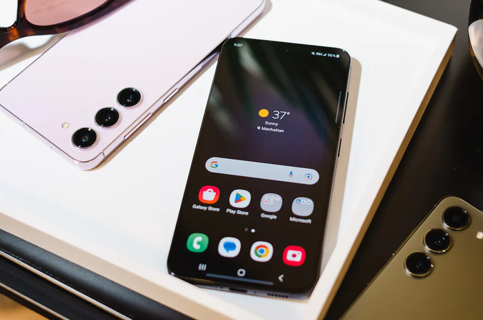Ilustrasi HP Samsung yang sudah mendapat update One UI 5.1.