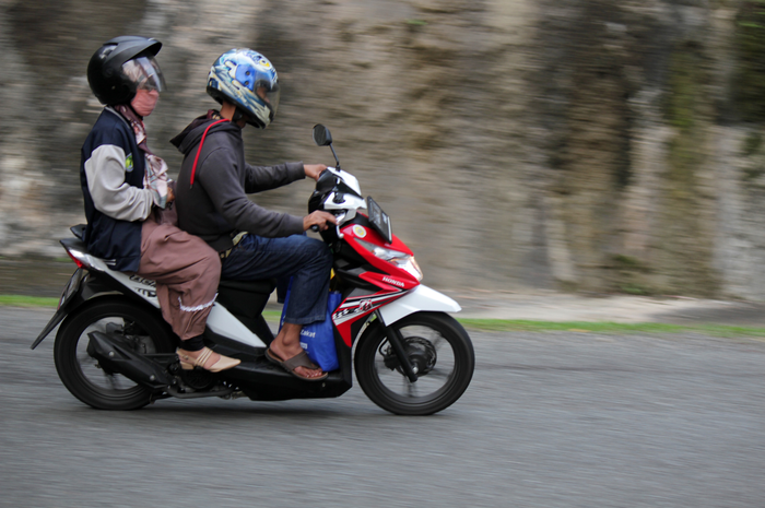 Saat hendak riding dengan jarak yang cukup jauh saat puasa, perhatikan pilihan  dan pola minum. 