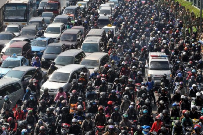 Foto ilustrasi macet parah. Mudik lebaran 2023, Menhub Budi Karya Sumadi berikan saran mulai hari ini.
