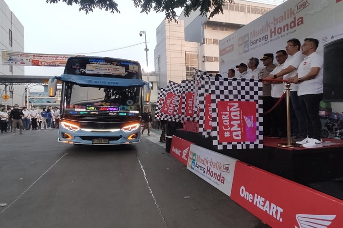Sebanyak 2.009 orang yang mengikuti program mudik balik bareng Honda diberangkatkan PT. Astra Honda Motor (AHM).