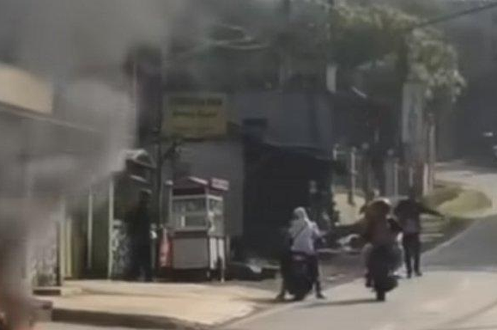 SPBU di Cianjur, Jabar terbakar saat ada motor yang mengeluarkan percikan api karena korsleting