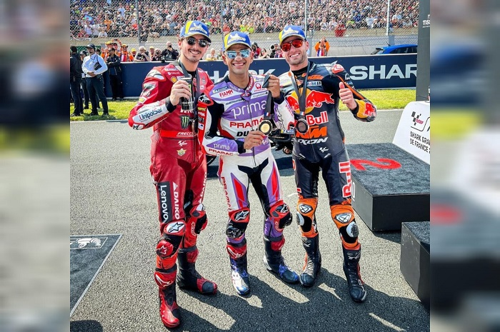 Podium Sprint MotoGP Prancis 2023, Jorge Martin P1 (tengah), Brad Binder P2 (kanan), dan Francesco Bagnaia P3 (kiri)