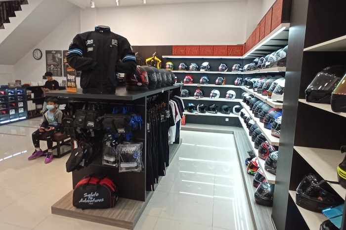 Tempat beli helm dan riding apparel premium, Rider'Spot Sedayu City resmi buka, Minggu (14/5/2023).