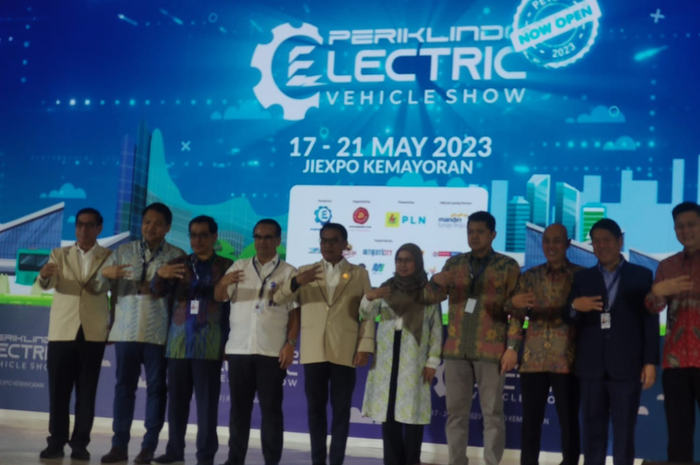 Pameran PEVS 2023 yang pamerkan banyak motor listrik resmi mulai hari ini, Rabu (17/5/2023).
