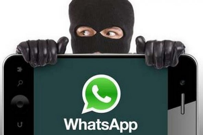 ilustrasi penipuan online via WhatsApp.